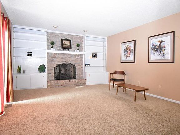 2nd image of 8331 Country Oaks Sta