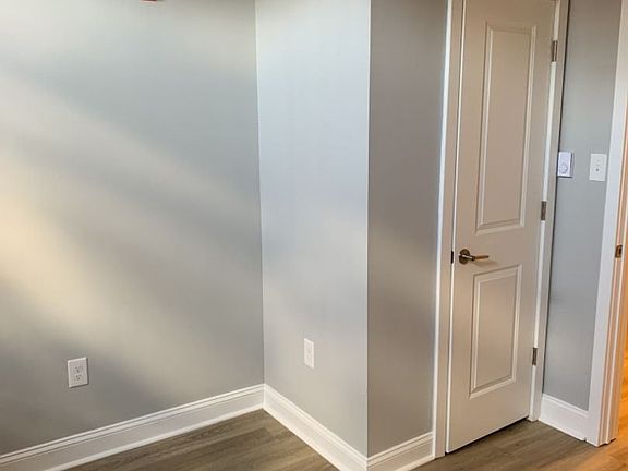 4th image of 1831 W Erie Ave Floor 1