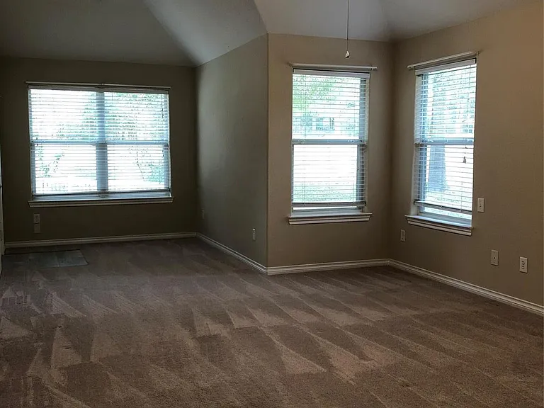 126 Coral Ct — Photo 8