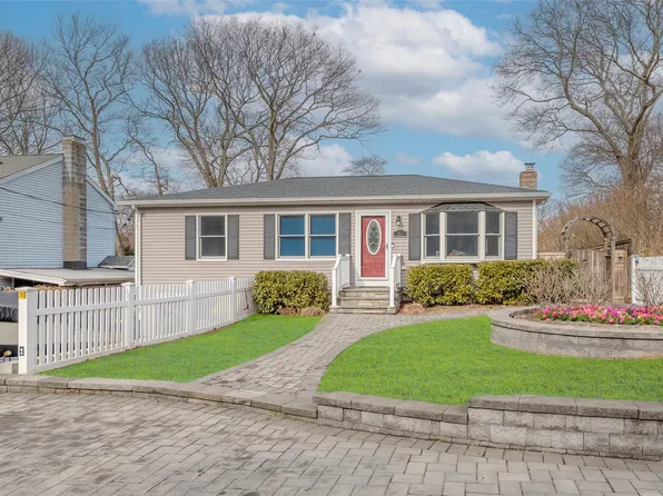81 Queen Drive, Sound Beach, NY 11789