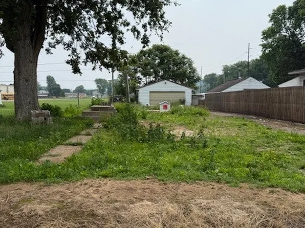 621 Tuscarawas Ave, Newcomerstown, OH 43832