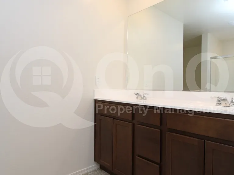 1517 E Desert Breeze Dr — Photo 18