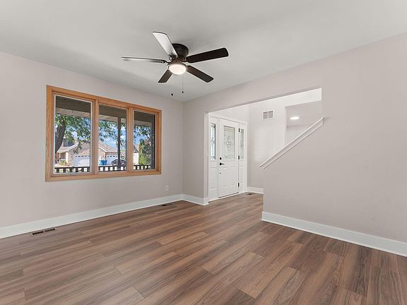 5th image of 7423 E 106th Ave