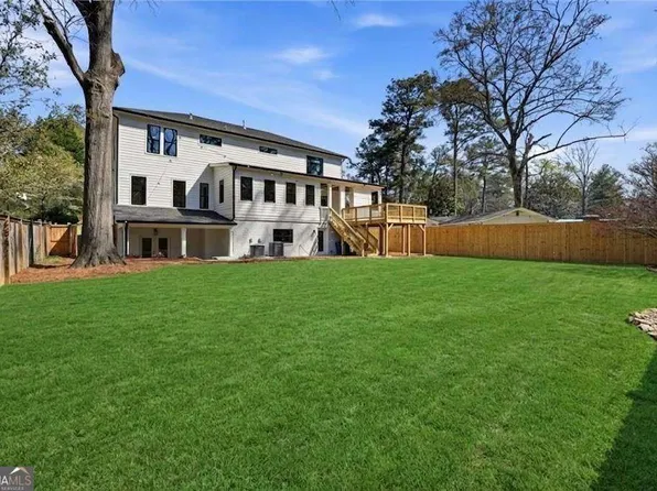 1696 Dunwoody Pl NE, Atlanta, GA 30324