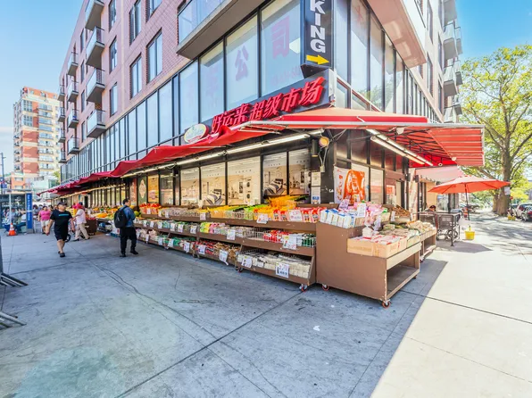 134-39 Blossom Avenue image 9 of 9