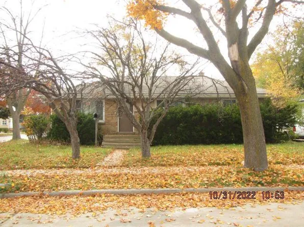 10325 W Silver Spring DRIVE, Milwaukee, WI 53225