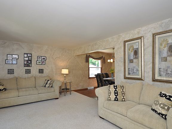 3rd image of 2334 Kensington Dr