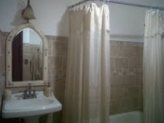 bathroom1a