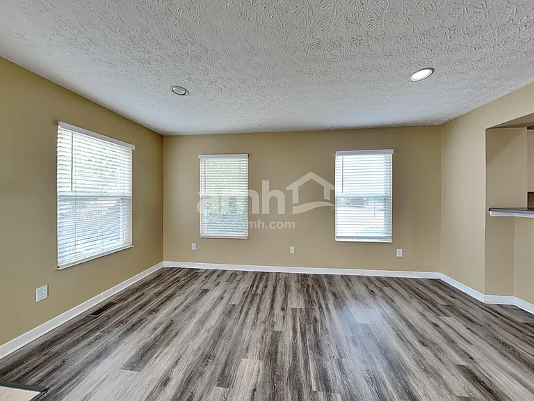 4433 Greensbury Dr — Photo 6