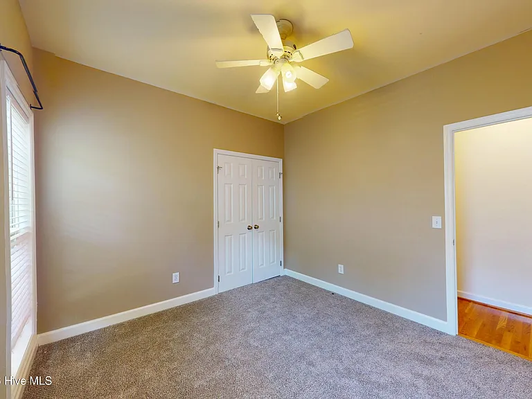 1140 Greenbriar Dr — Photo 25