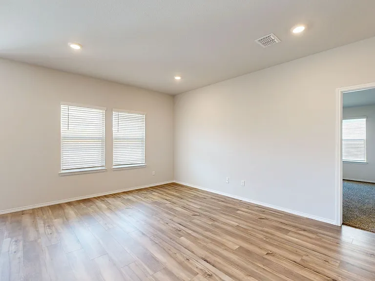 824 Chambray Dr — Photo 11