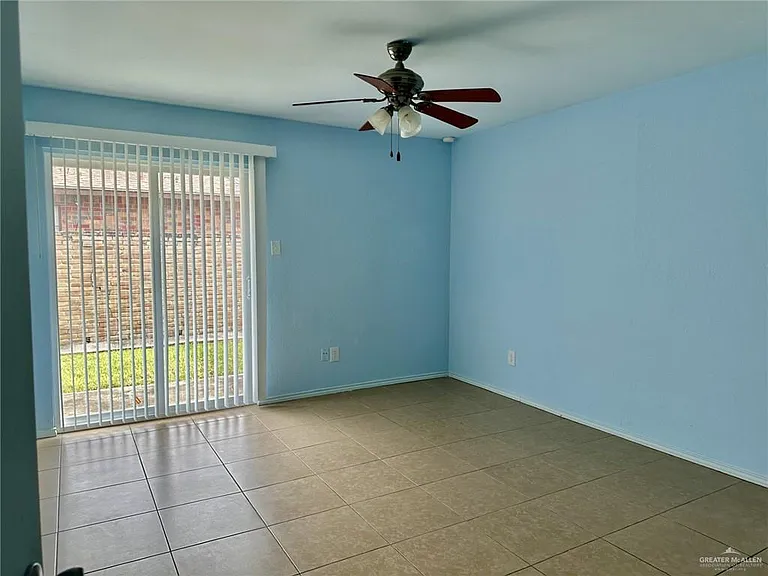 700 W Iris Ave — Photo 27
