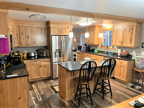 2nd image of 12 Bayshore Ln