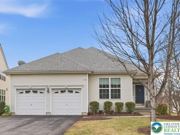 2064 Kingsview Rd, Macungie, PA 18062