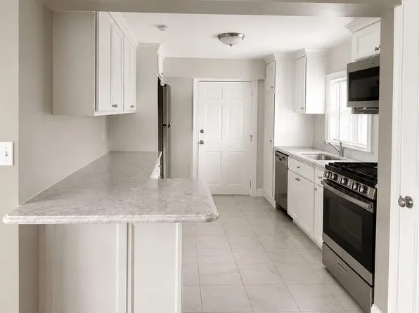 32 Market St, Newburyport, MA