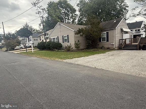 3rd image of 765 204th St
