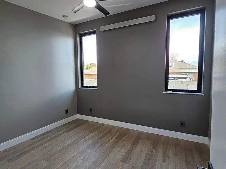 1615 E 22nd St — Photo 5