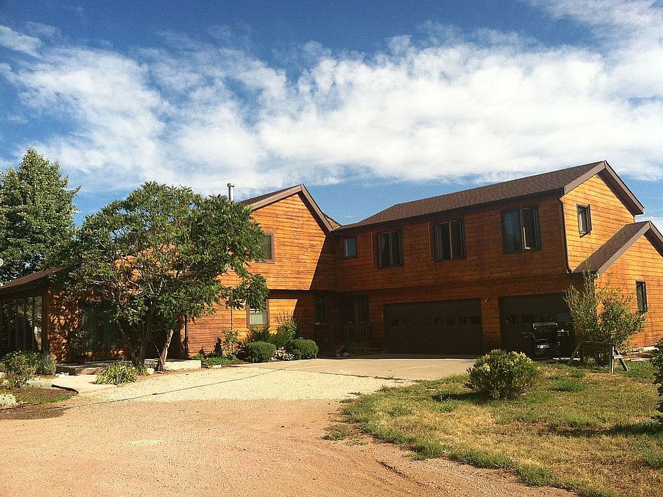 HUGE 3 car garage