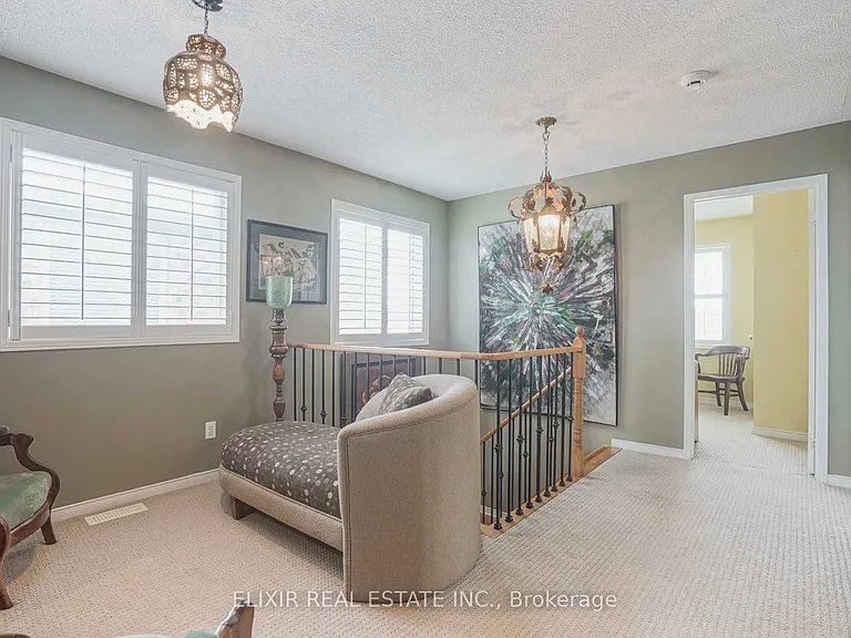 32 Florette Pl — Photo 8