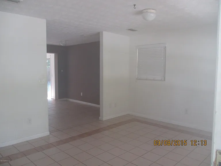 481 Mako Dr — Photo 2