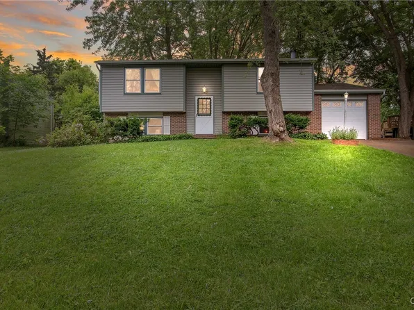 8273 Larkspur Dr, Baldwinsville, NY 13027