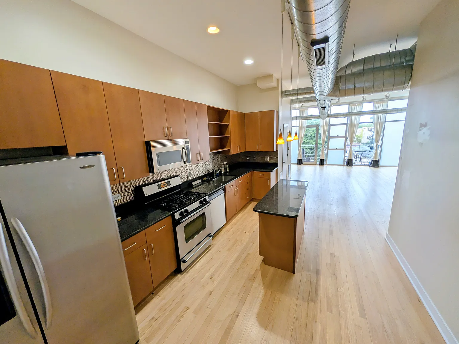2 bed, 2.5 bath, 1400 sqft, $3,595 — Photo 4