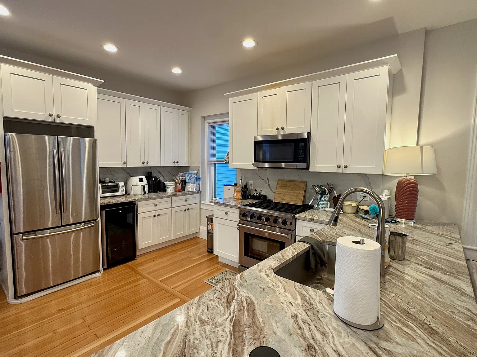 2 bed, 1300 sqft, $3,200 — Photo 2