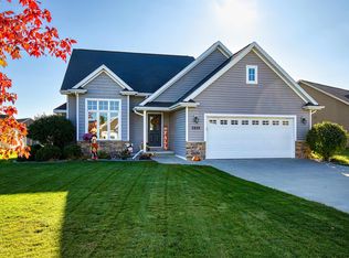 2935 Fox Tail Ln, Menasha, WI 54952