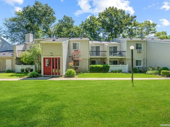32 Richmond Boulevard #4B, Ronkonkoma, NY 11779