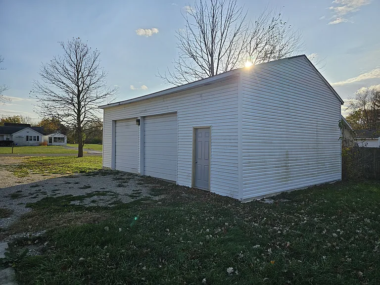 2316 E Cornell Ave — Photo 4