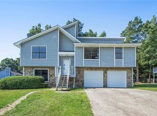 225 Springtree Ct, College Park, GA 30349