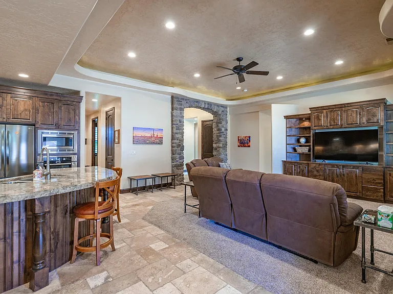 2732 S 4010 W — Photo 18