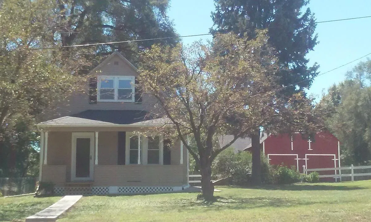 4 bed, 2052 sqft, $1,850 — Photo 1
