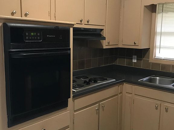 3rd image of 3653 Aldea Dr