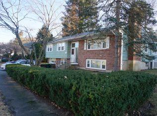 26 Fay Ln, Needham, MA 02494
