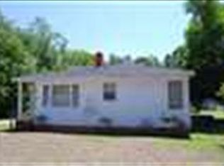 905 Gilbert St, Hartsville, SC 29550