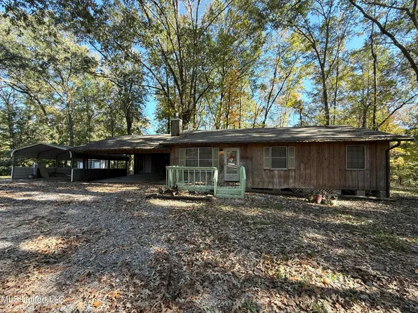 19 McRae Rd, Natchez, MS 39120