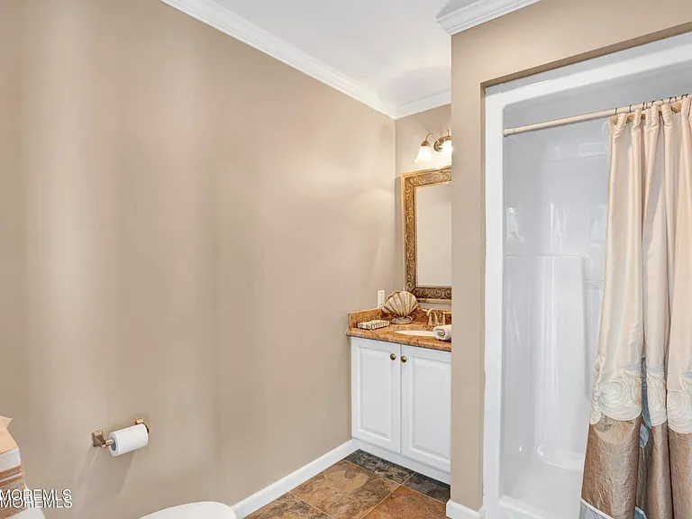 296 Alabama Ave — Photo 22