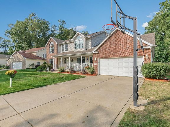 2nd image of 6734 Blackstone Cir