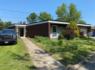 3052 Lauzon Rd, Windsor, ON N8T2Z8