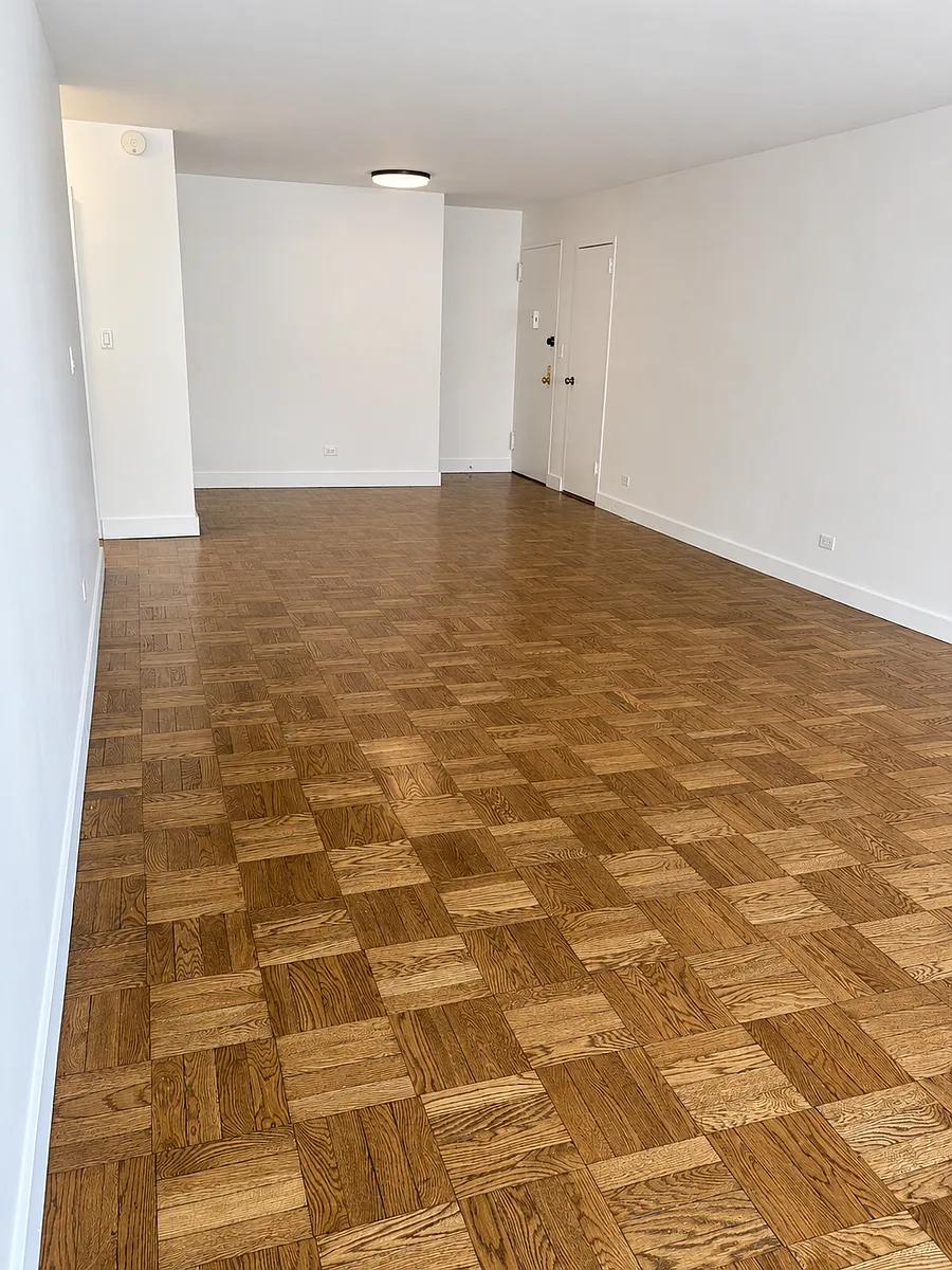 Building Photo - 511 E 80th St #8B