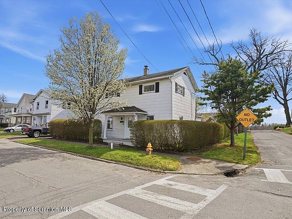 3rd image of 504 Electric St