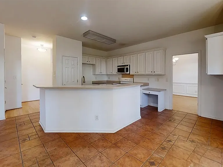 7411 Gate Key Ct — Photo 3
