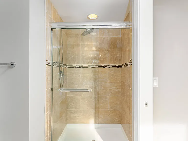 Somerset Place Apartments — Photo 24