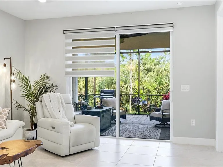 25029 Pearl Lake Cir — Photo 19