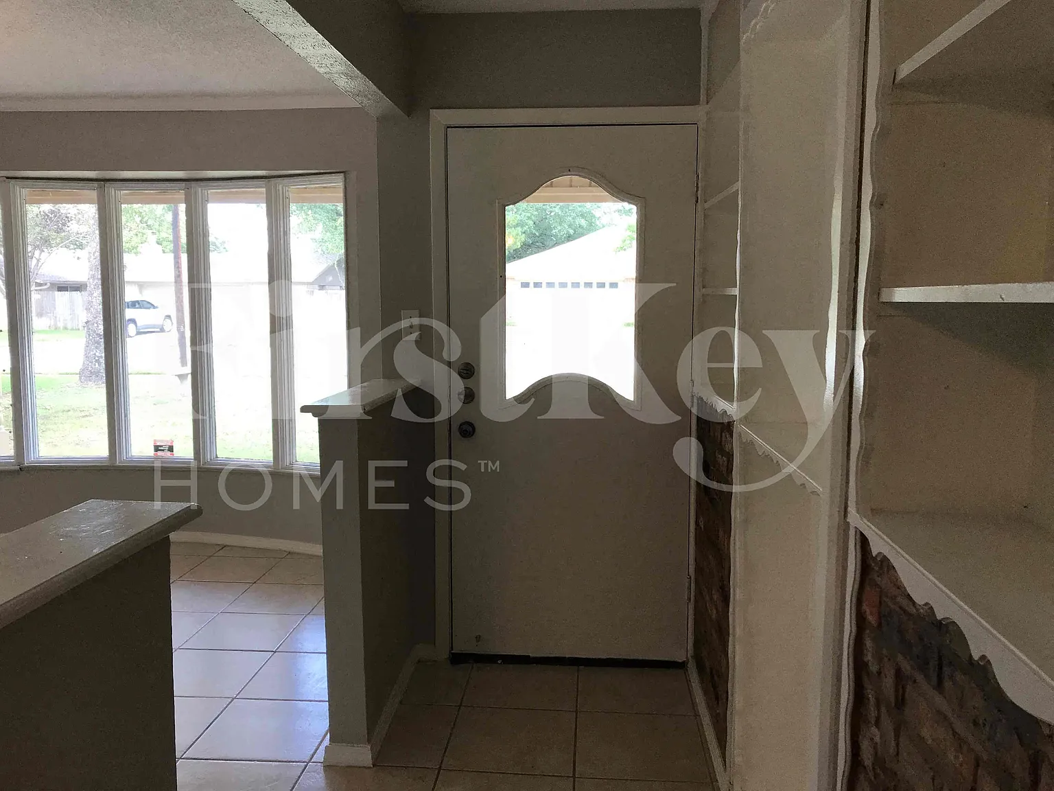 4 bed, 2.0 bath, 2446 sqft, $2,185 — Photo 3