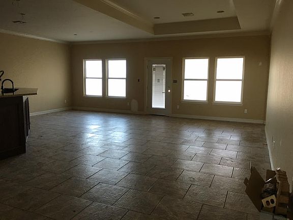 5th image of 2322 Gilmour Ave