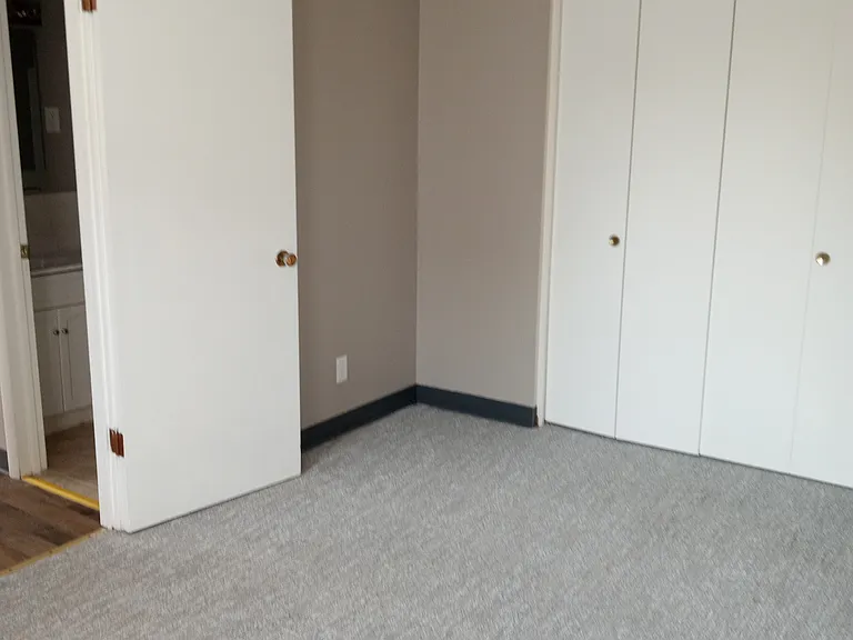 210 32nd St NE #3 — Photo 6