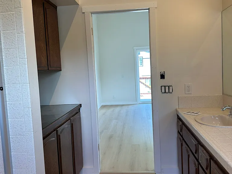 1300 Oak Ave #4 — Photo 16
