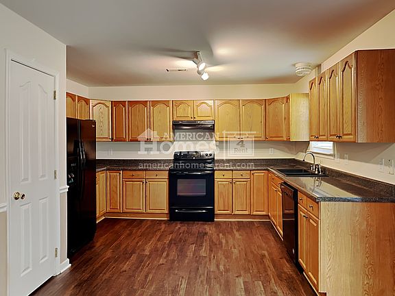 5th image of 2529 Motherwell Dr